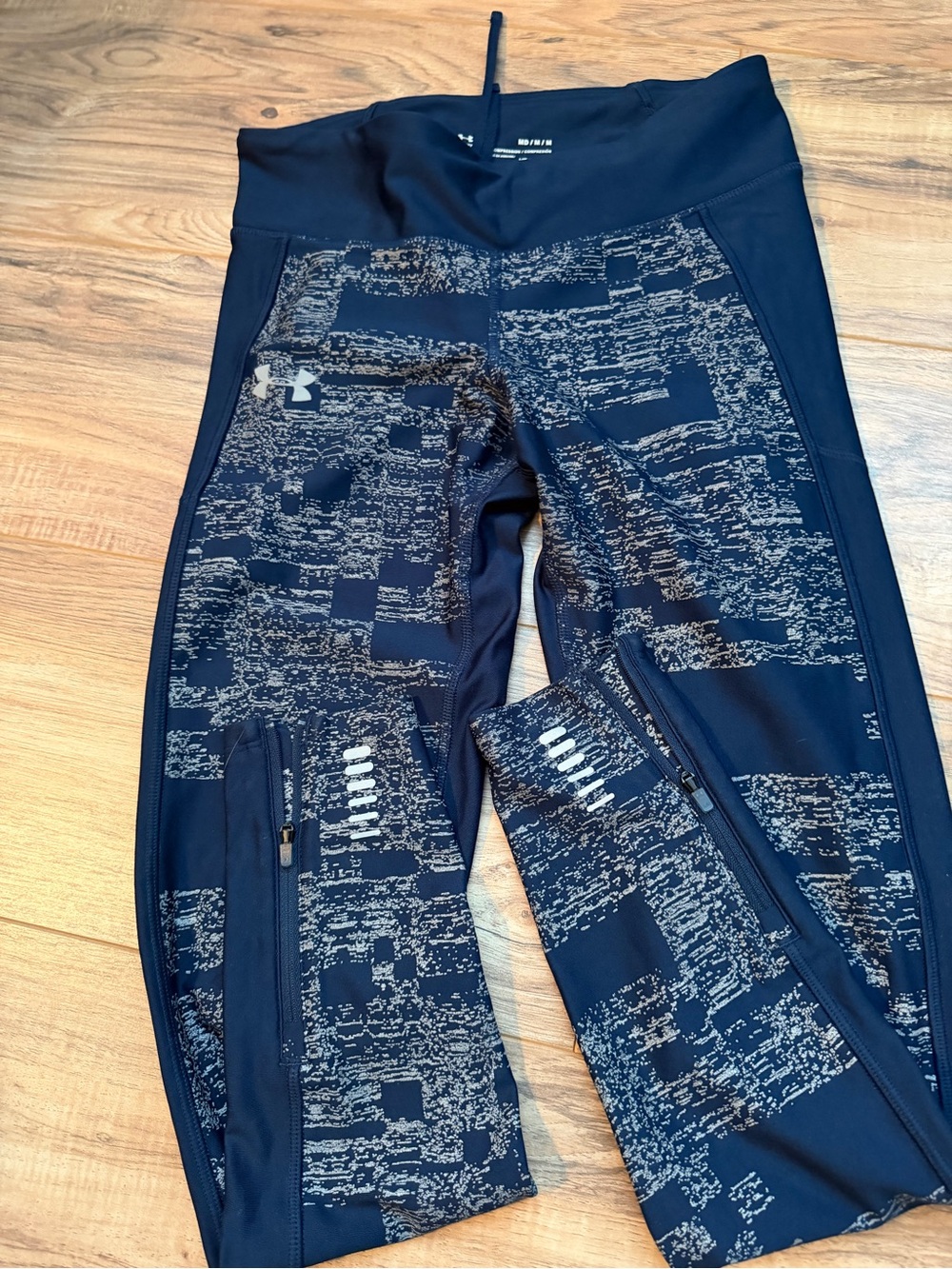 Under Armour Navy Athletic Patterned Leggings with Zip Ankles